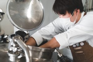 銚子ビール犬吠醸造所_作業中