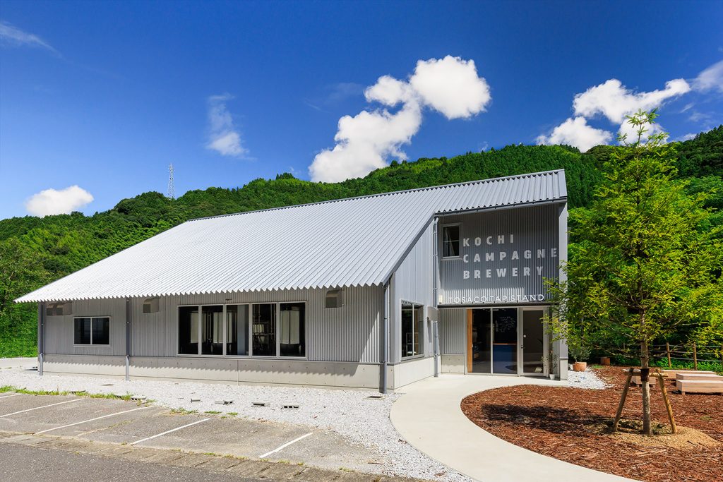 原点は「妻と一緒に楽しめるビール」<br>惚れ込んだ高知の恵みを込めて、地域と身近な幸せを支えるものを。